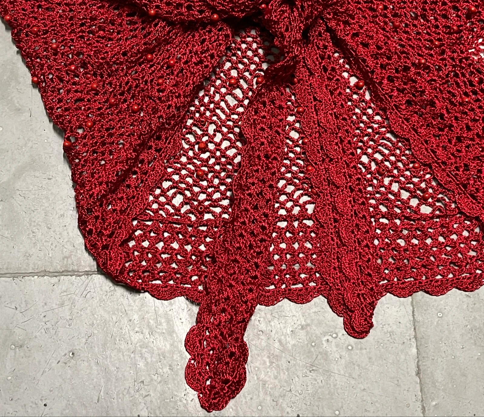 Bolero de ganchillo rojo con cuentas – photo 5